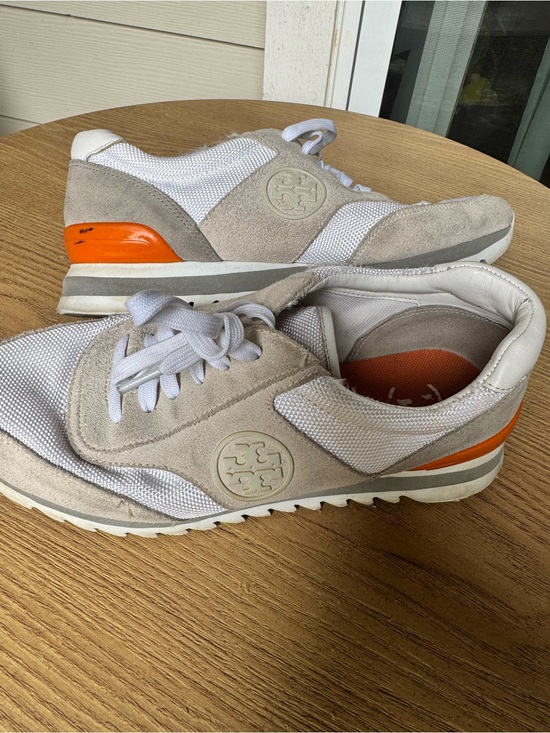 Tory Burch Shoes - Tory Burch Minimalistic Sawtooth Logo Neutral Sneakers Logo Streetwear